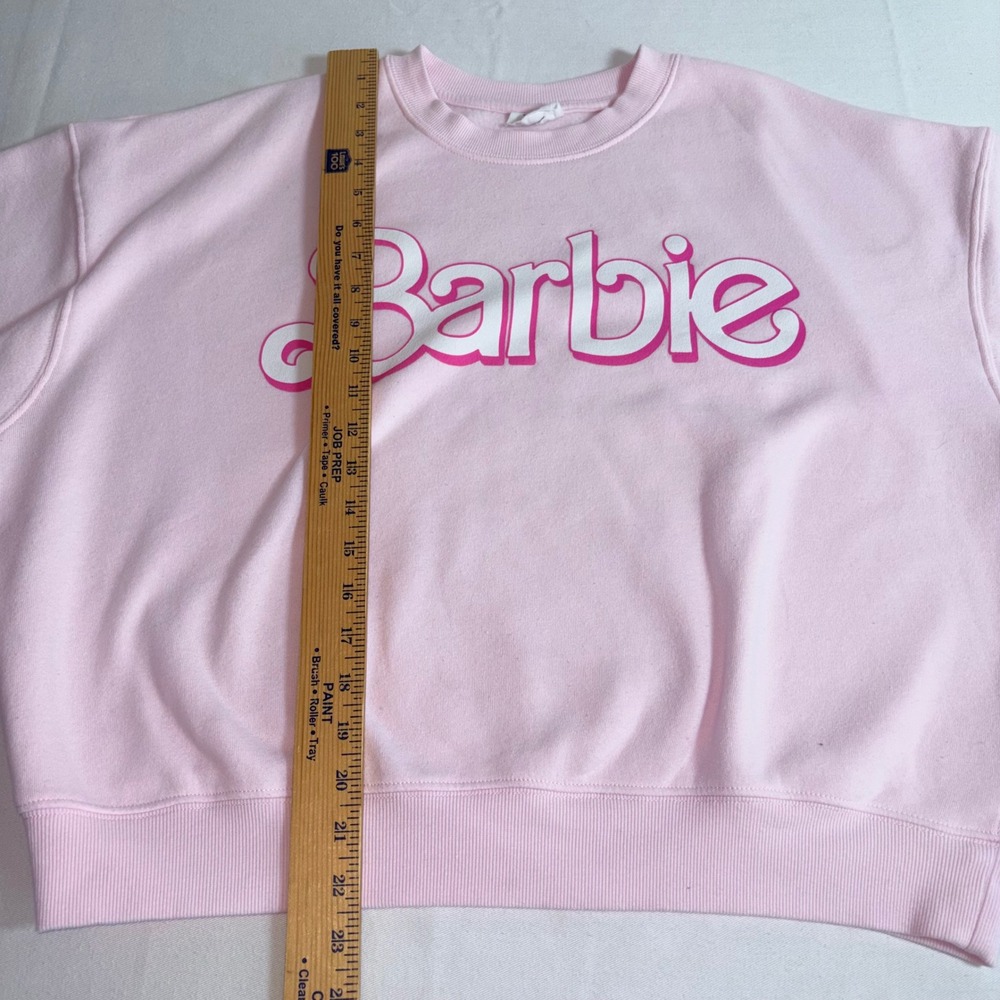 Barbie Sweatshirt Medium Pink Excellent Relaxed Fit Logo Pullover - Picture 4 of 8